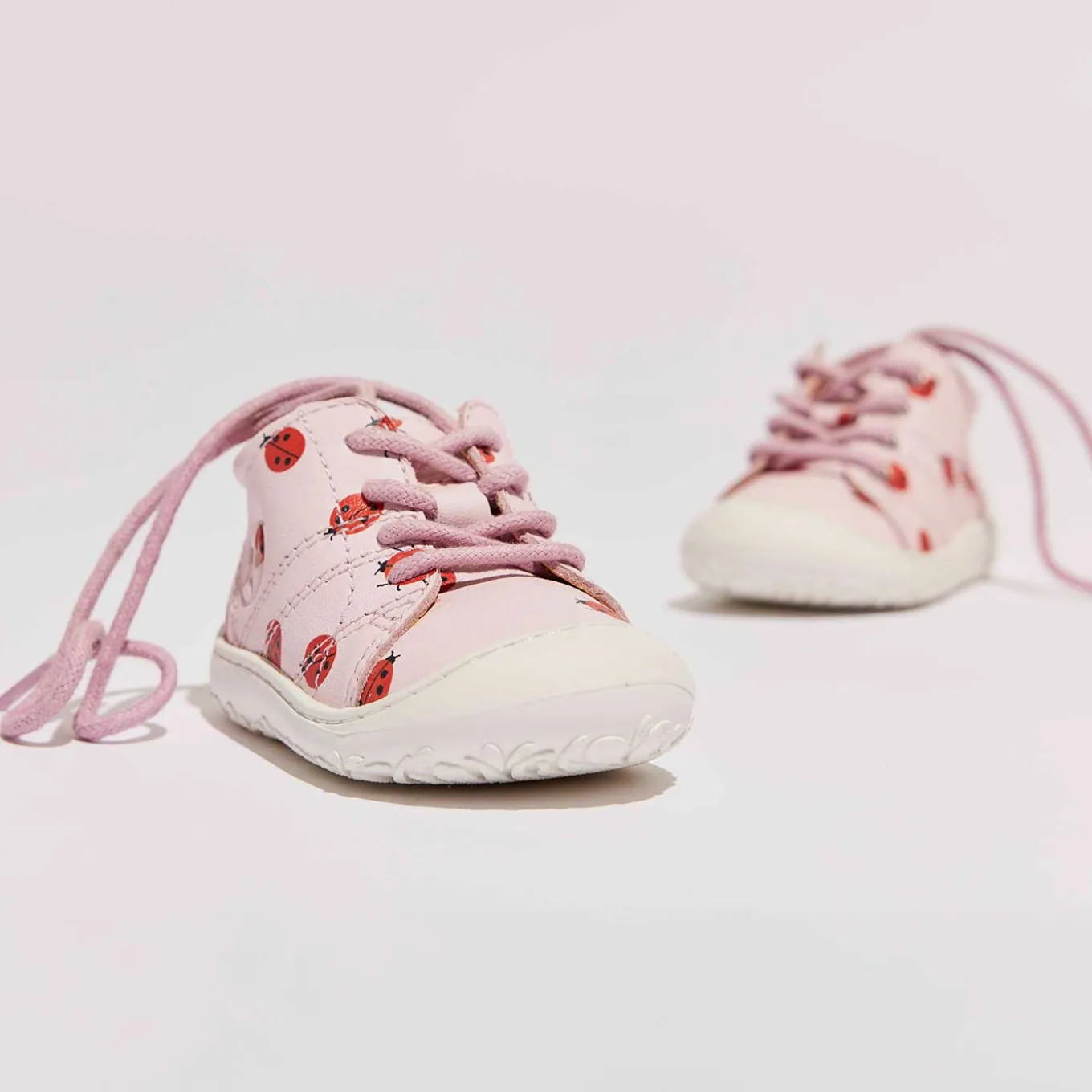 barefoot hale l lady bugs