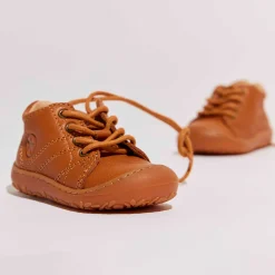 barefoot hale l tan