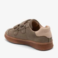 bay v khaki