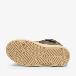 isak dark grey