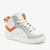 isak white grey