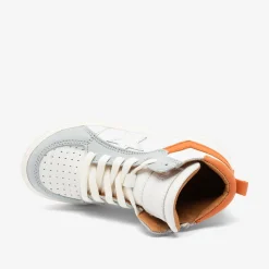 isak white grey