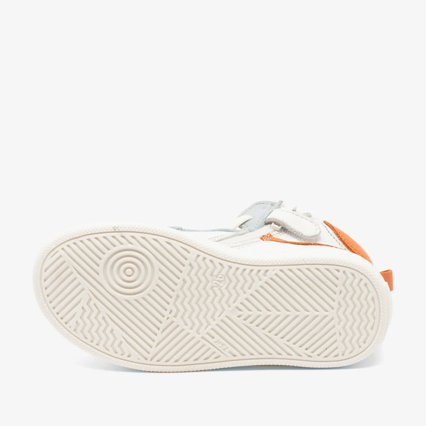 isak white grey